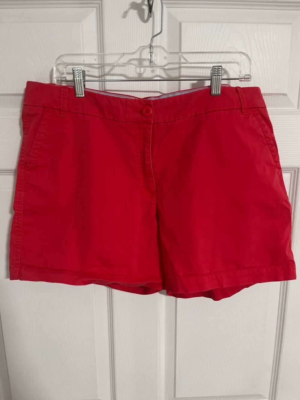 Crown & Ivy Caroline Chino Shorts
Women's 14 Red Twill Mid Rise Stretch
Pockets